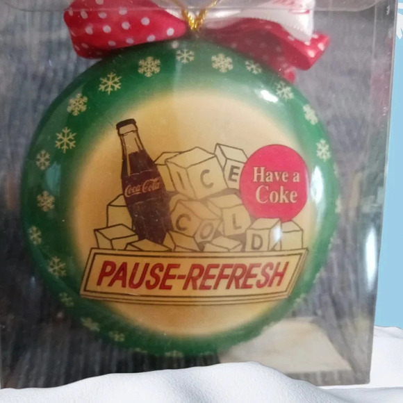 Coca-Cola Trim a tree & hallmark collection lot of 5 christmas ornaments - Picture 6 of 11